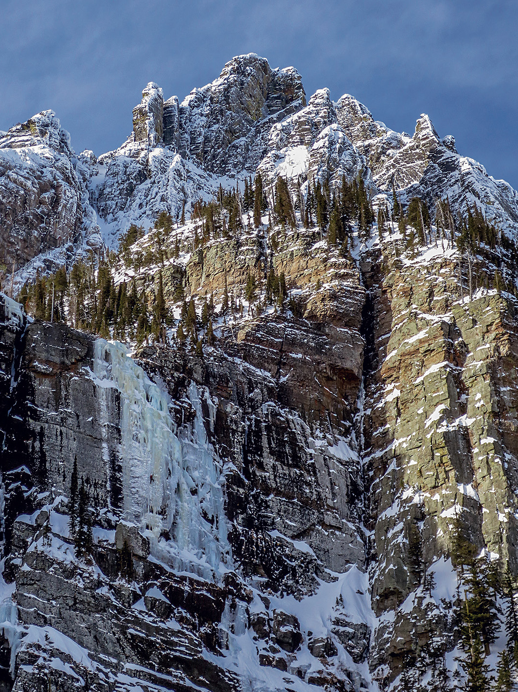 Scott Coldiron climbs next to the route Raggedy Man. [Photo] Marlin Thorman