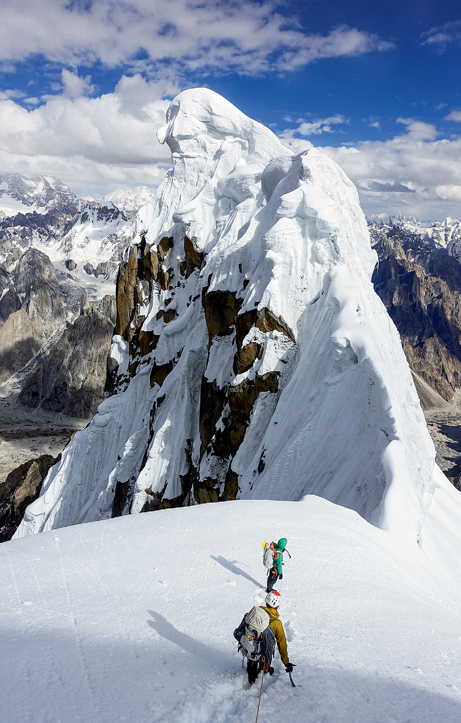 Zimmerman and Wright descending Link Sar. [Photo] Steve Swenson
