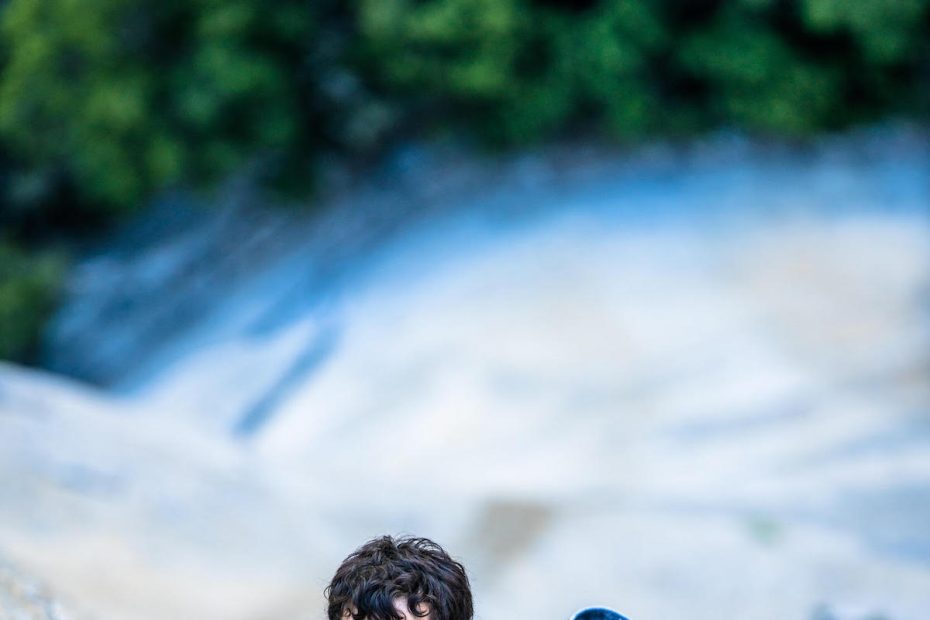 Brad Gobright climbing Lurking Fear (VI 5.7 C2, 2,000') on El Capitan.[Photo] Cheyne Lempe