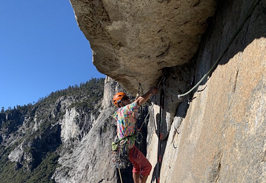 Lance Colley leads the Grand Traverse on the West Buttress (VI 5.9 A3) of El Capitan (Tu-Tok-A-Nu-La), Yosemite, with the Edelrid Neo 3R rope. [Photo] Lance Colley collection