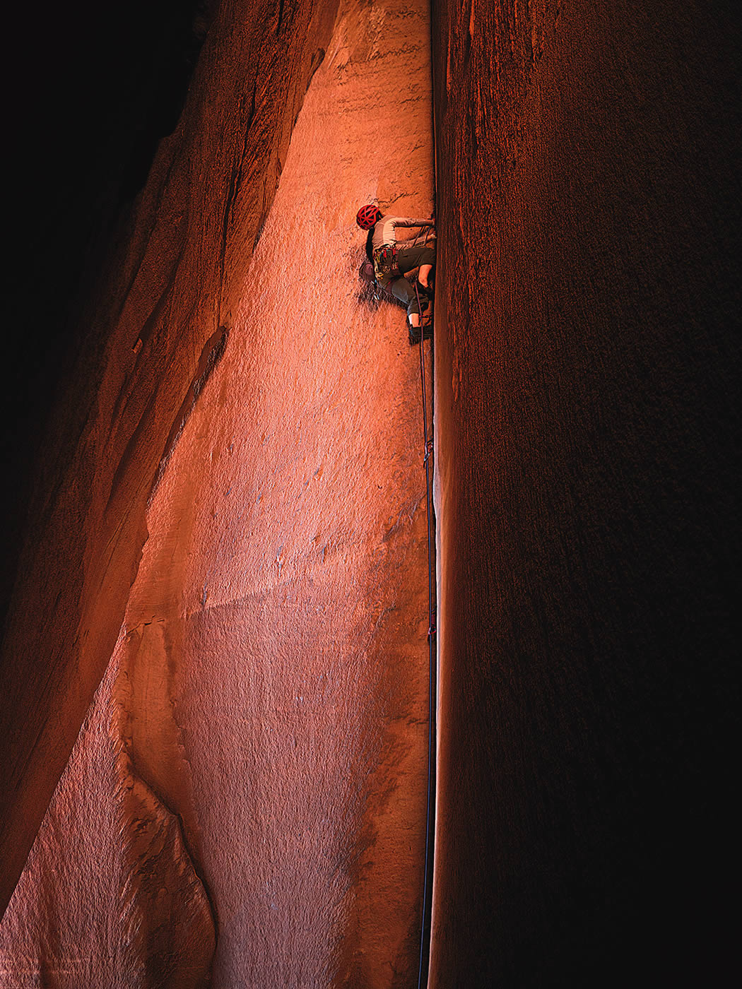 Szu-ting Yi in Indian Creek, Utah. For Yi and David Anderson's recent new route in the Qionglai Mountains, see Alpinist.com. [Photo] David Anderson