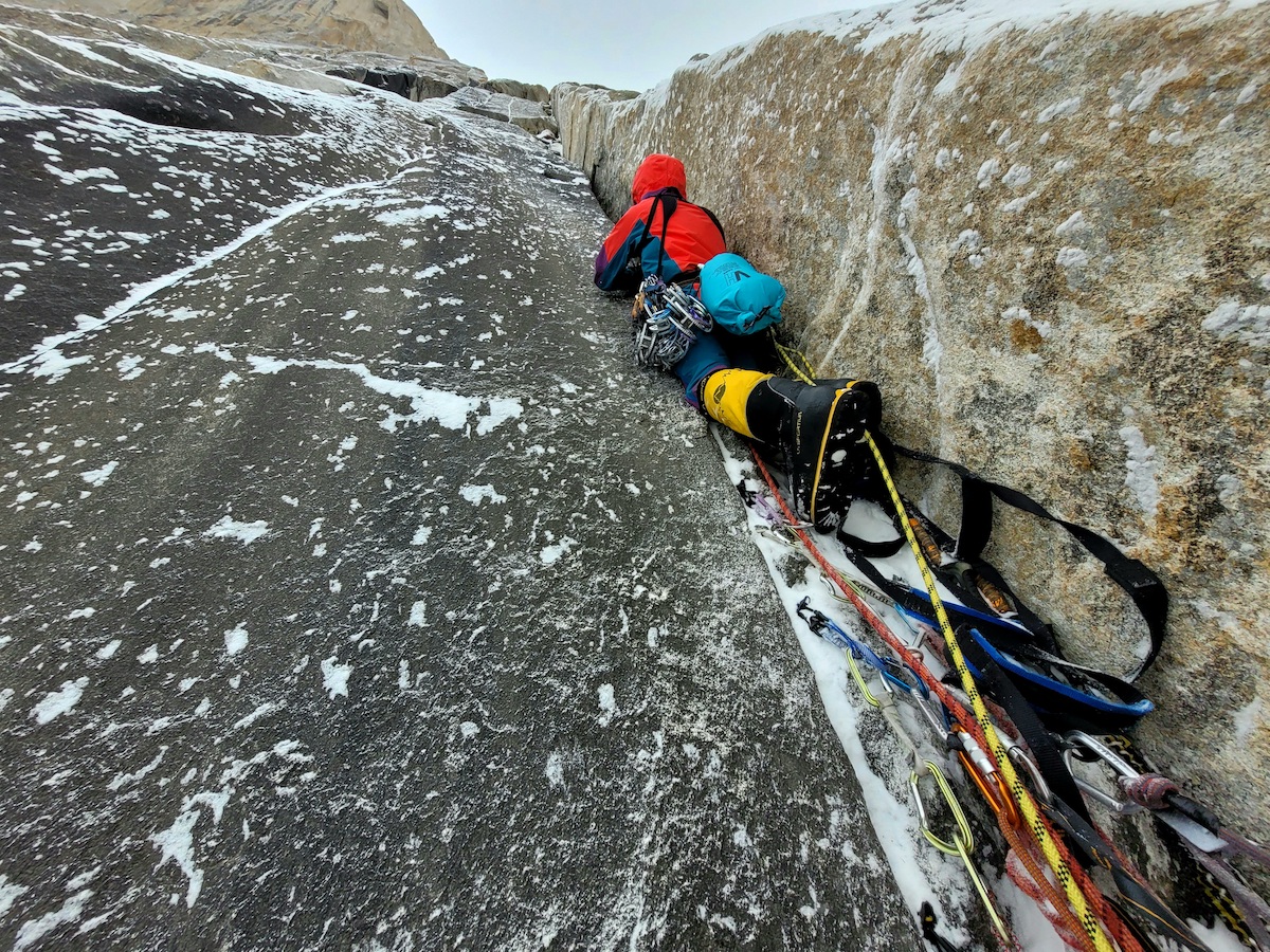 Polish duo endures severe cold on big wall for 11 days to complete