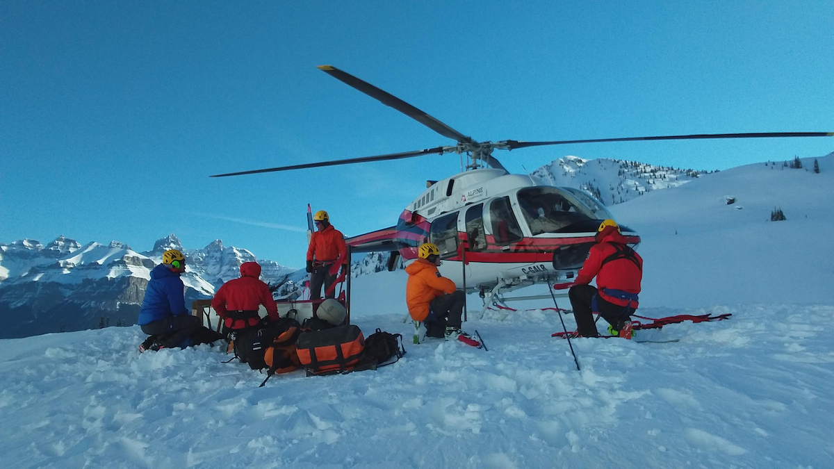 Search team. [Photo] Courtesy of Parks Canada