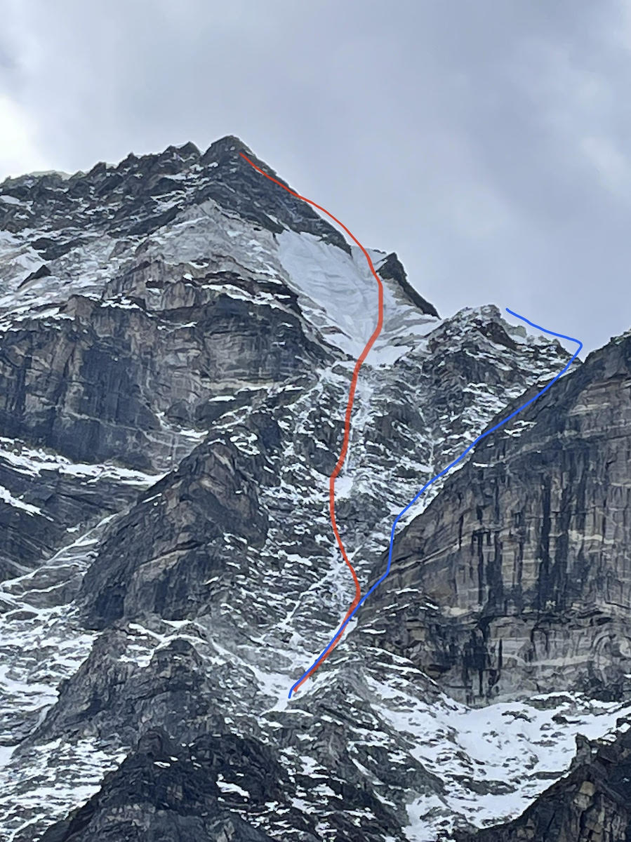 The red line shows the route used by Takeshi Tani and Toshiyuki Yamada and the blue line branching off to the right is the approximate route previously attempted by other parties. [Image] Courtesy of Takeshi Tani and Toshiyuki Yamada