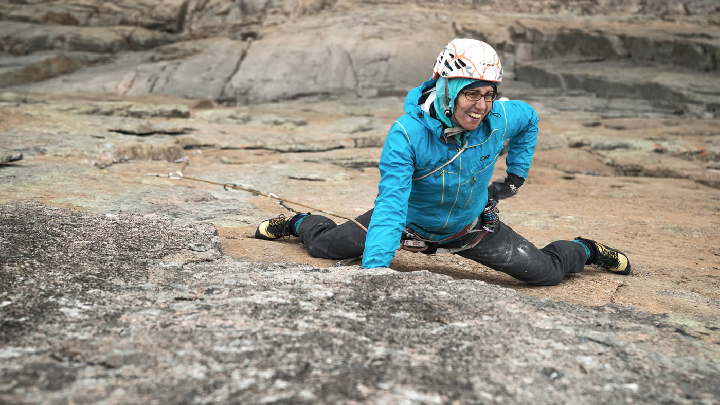 Madaleine Sorkin leads a pitch on her September 7 redpoint of The Honeymoon is over (V 5.13c) on the Diamond of Longs Peak in Rocky Mountain National Park, Colorado. Sorkin became the first woman and fifth person to send the route, which sits entirely above 13,000 feet and is one of the hardest lines in the world at that altitude. [Photo] Henna Taylor