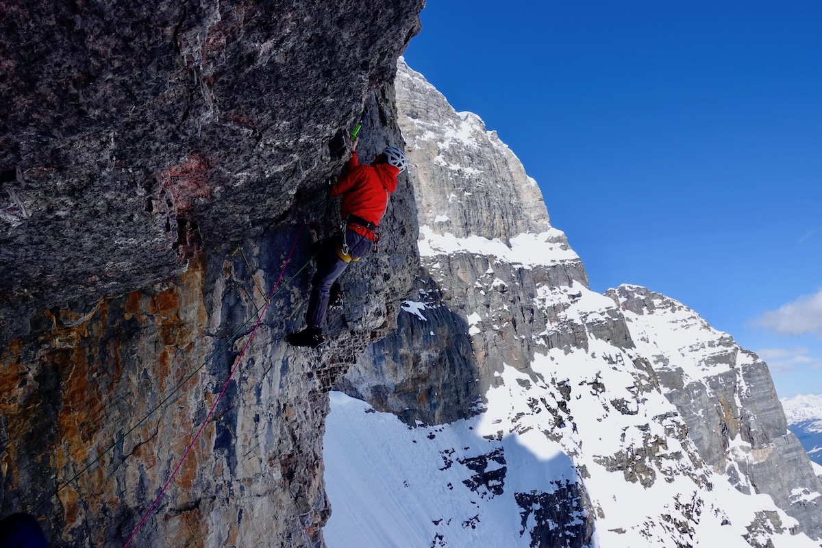 Lindic free climbing the crux roof. [Photo] Courtesy of Ines Papert, Luka Lindic and Brette Harrington