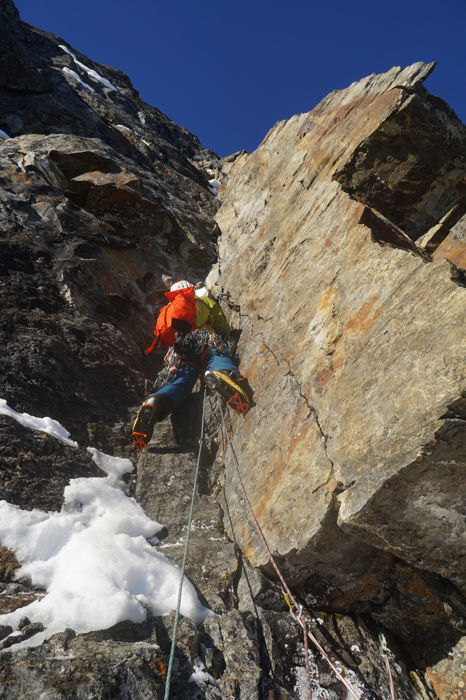 Livingstone on the sharp end. He told UKClimbing.com, We climbed some parts in crampons but with bare hands, which was cool. The wall was in the sunshine for about an hour in the morning, but then went into the shade. This made the bare-hands climbing quite problematic at times. [Photo] Marc-Andre Leclerc