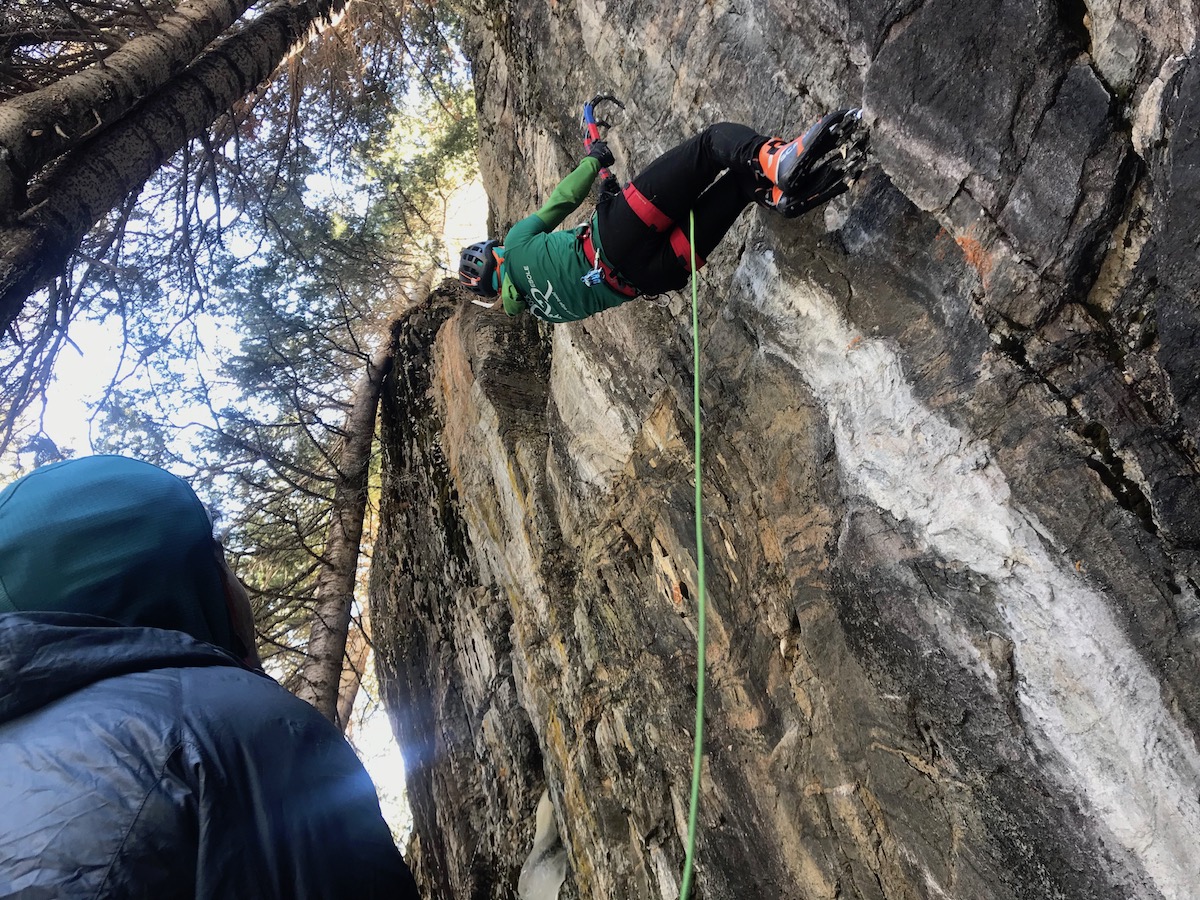 Colby Rickard taking the sharp end while belayed by Tyler Kempney in RMNP. [Photo] Chris Van Leuven