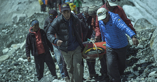Rescue efforts shortly after ice avalanche