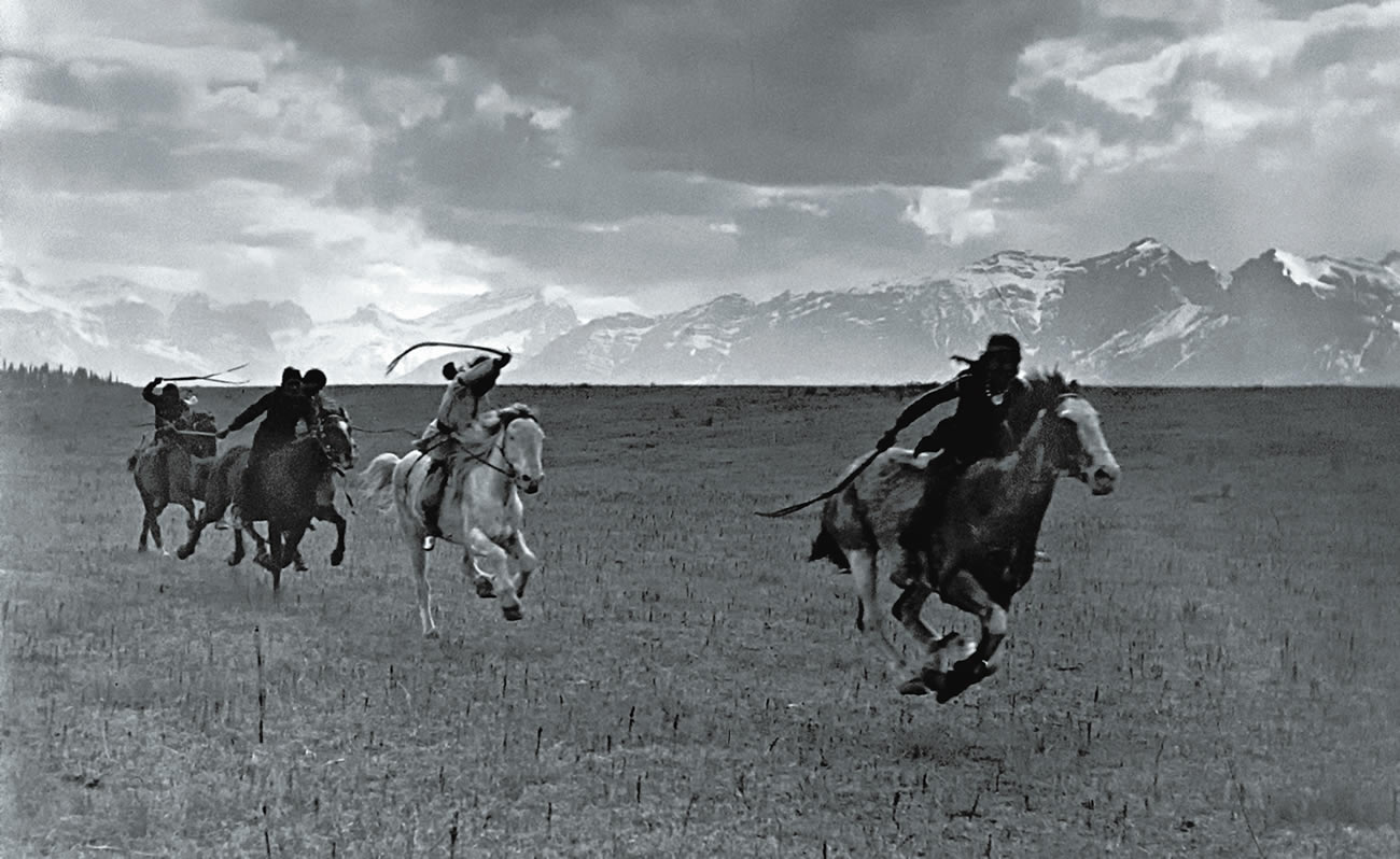 Horse racing at Morley, Alberta, ca. 1910.