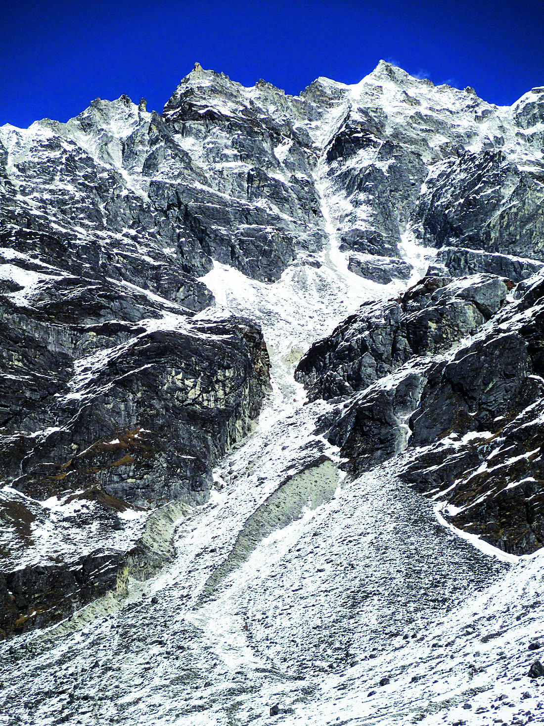 Lungaretse (5870m). [Photo] Camilo Lopez