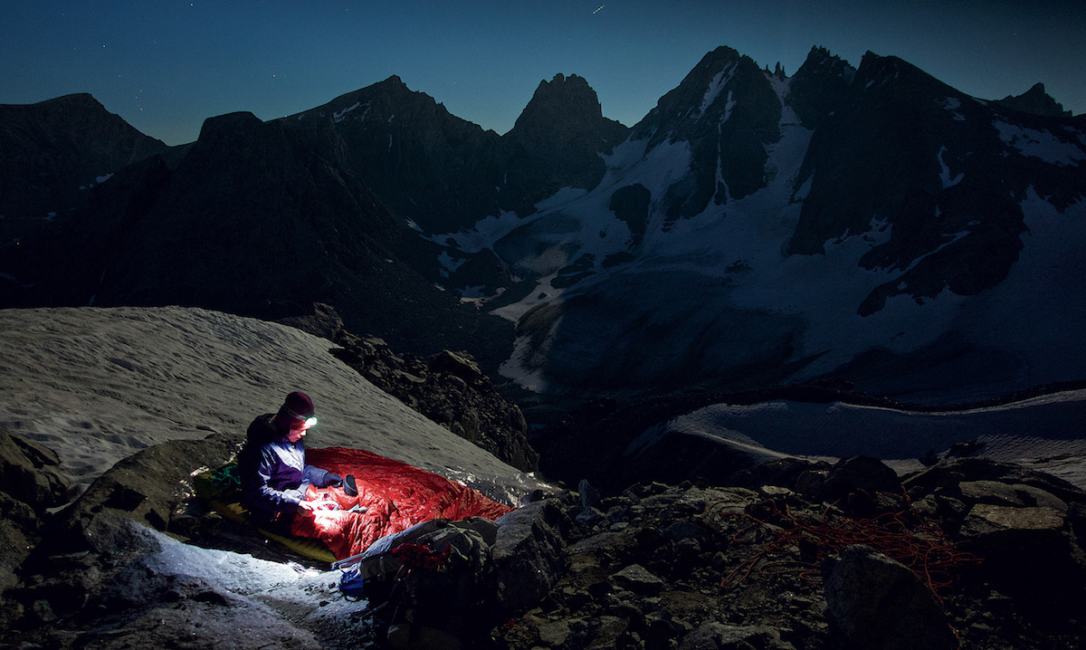 Yi bivies on Gooseneck Glacier. [Photo] Dave Anderson