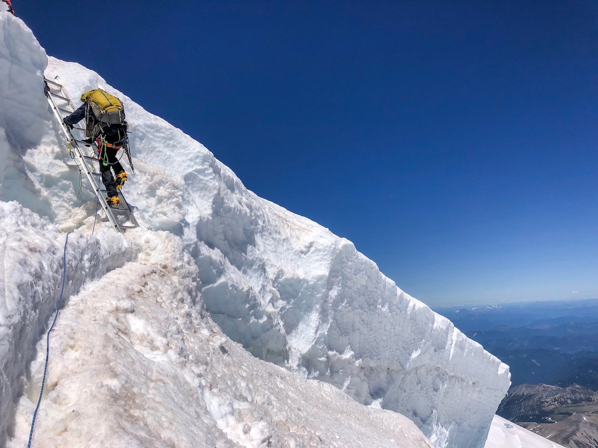 Ascending Mt. Rainier (Tahoma). [Photo] Maurico Portillo collection
