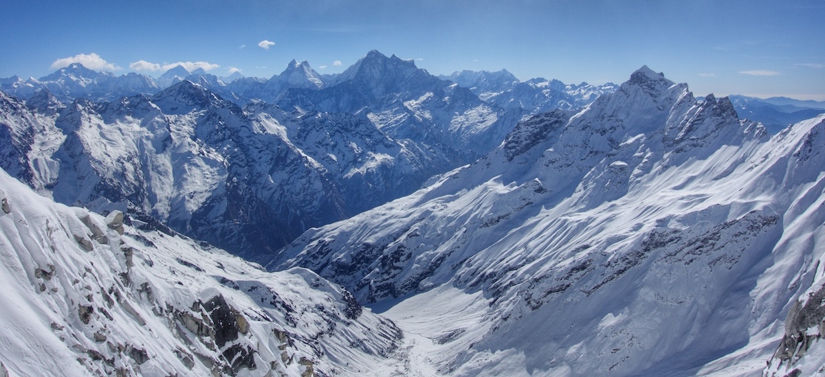 Looking east toward Gaurishankar (7135m). [Photo] Benjamin Billet