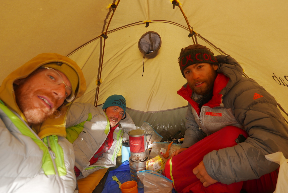 Selfie in the tent after the ascent. From left to right are Matteo Bernasconi, Matteo Della Bordella and David Bacci [Photo] Ragni di Lecco