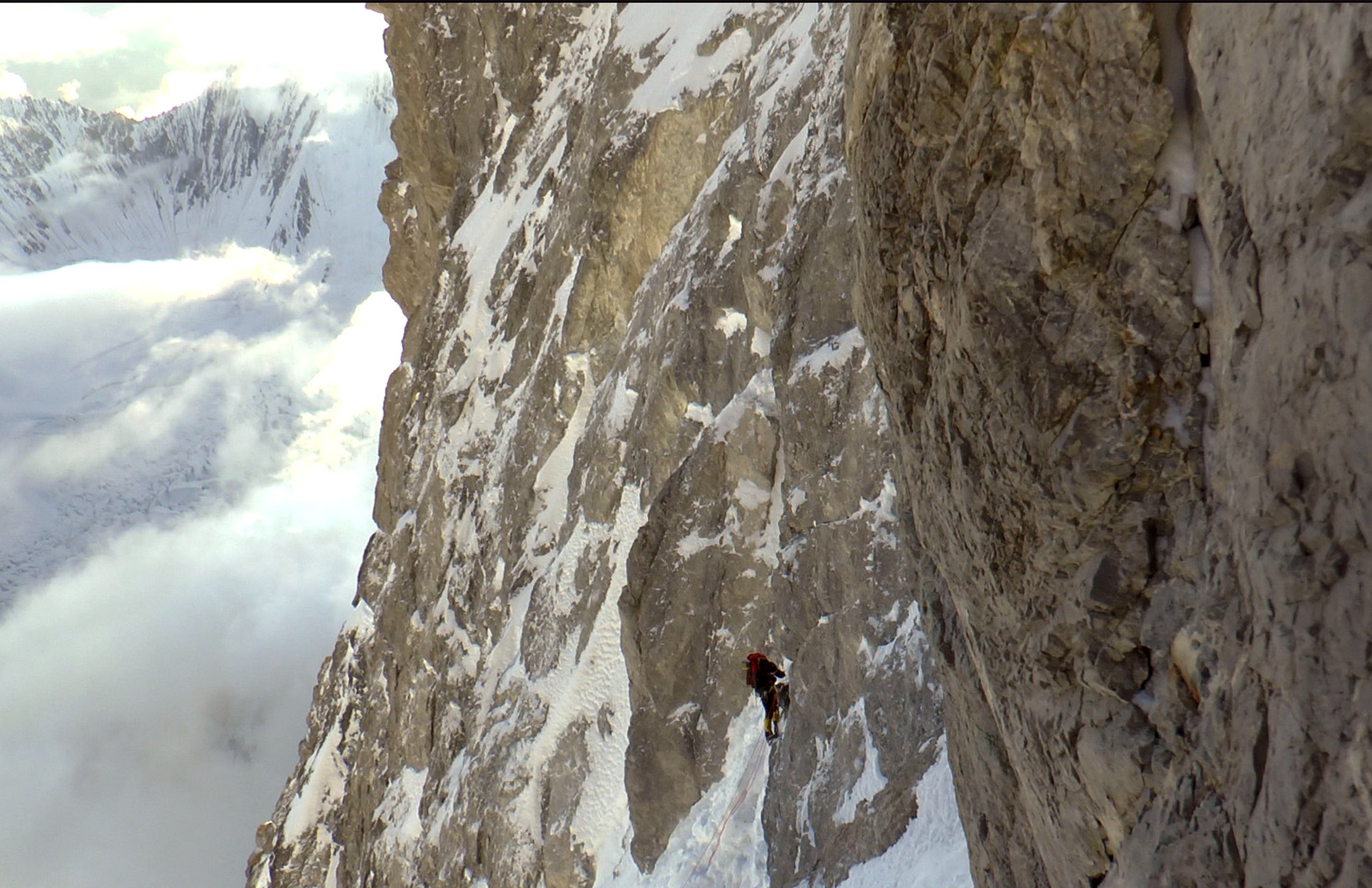 Climbing at 7900 meters. [Photo] Marek Holecek