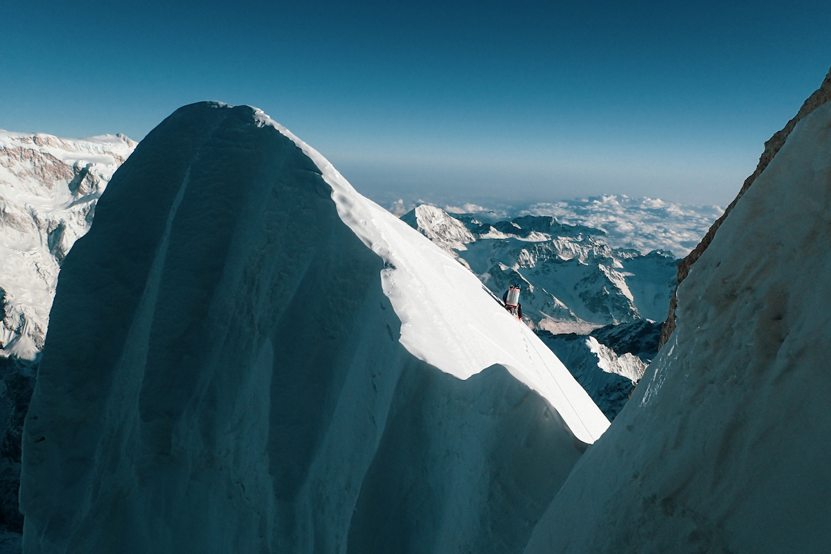 The beginning of the descent on March 28. [Photo] Dmitry Golovchenko