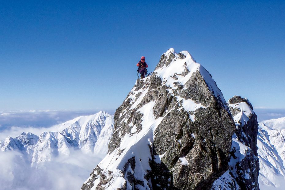 Kei Taniguchi training on Mt. Hotaka (3190m), Japan, December 2014. [Photo] Junji Wada