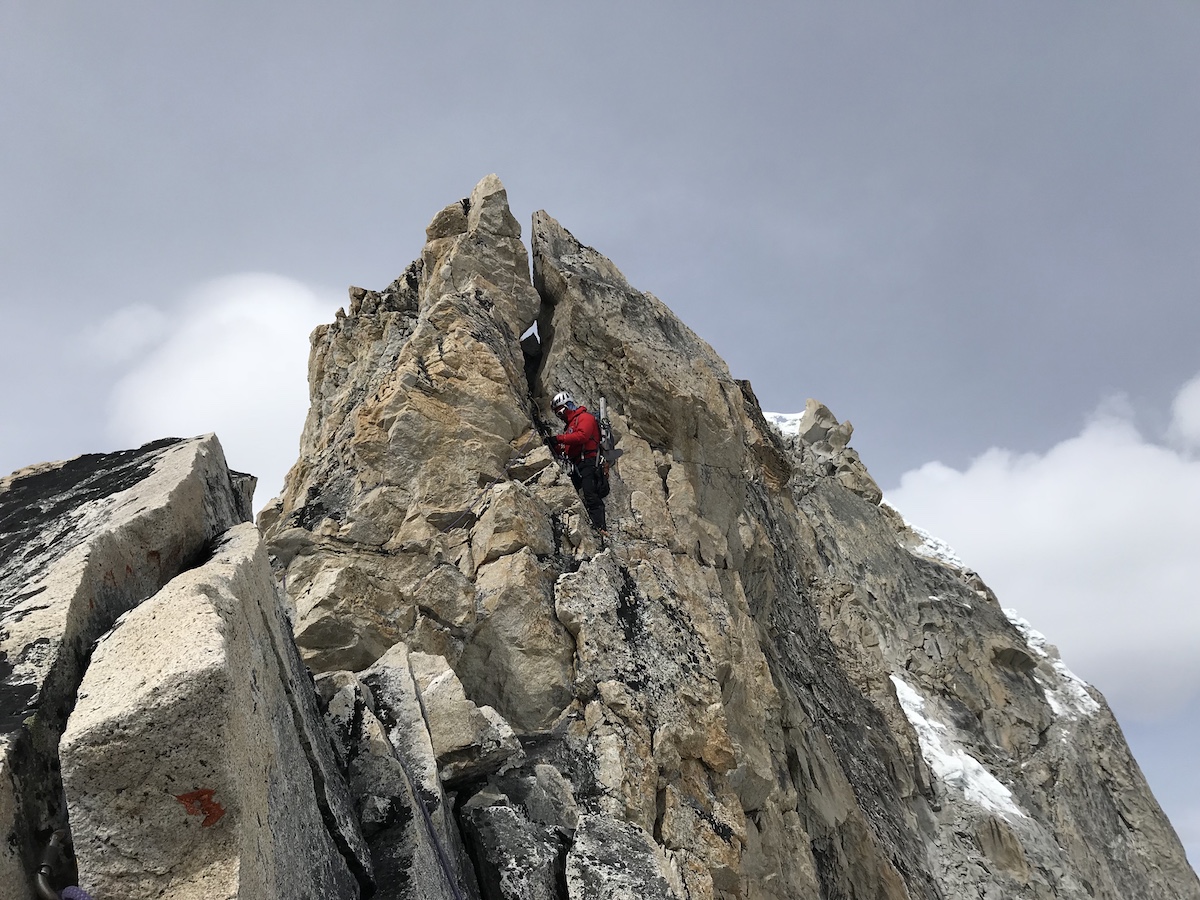 Dawa Gyalje Sherpa leading a chimney. [Photo] Courtesy Dawa Yangzum Sherpa