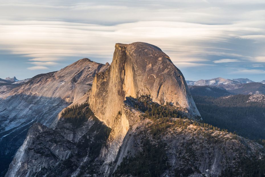 Half Dome (Tisayac), Yosemite National Park, California, Miwok, Ahwahneechee, Paiute and Mono lands. [Photo] David Iliff. License: CC BY-SA 3.0, Wikimedia