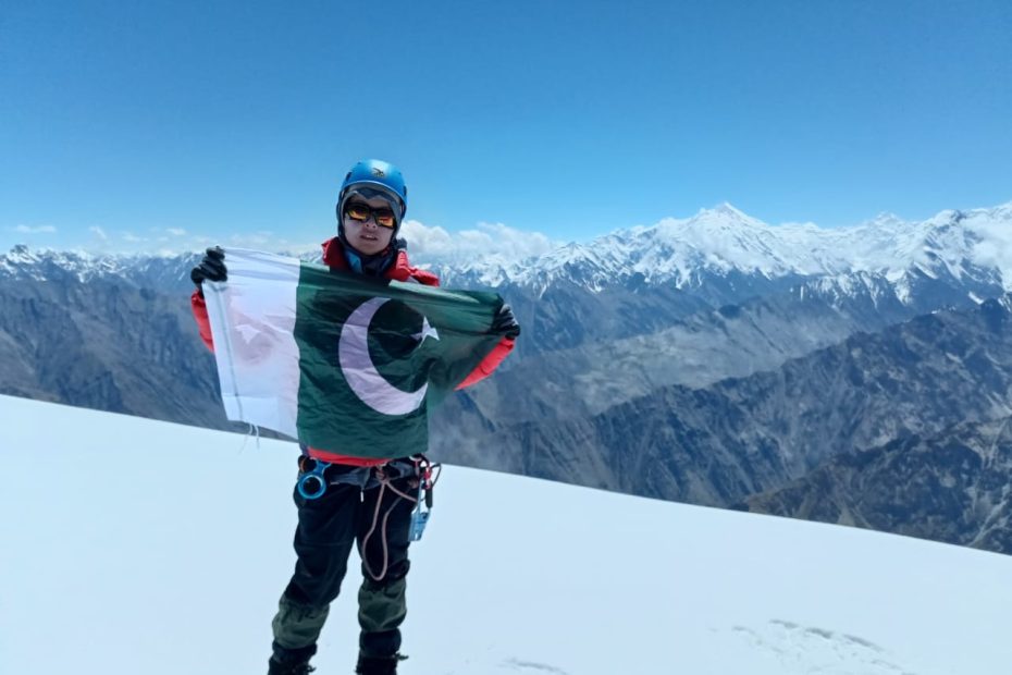 Shama Baqir on an unclimbed Passu Cones tower in 2021.